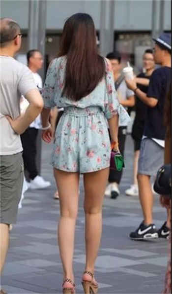 部长来我家吃饭要了我电影