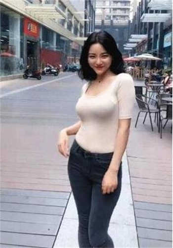 娱乐之开局亲了大幂幂