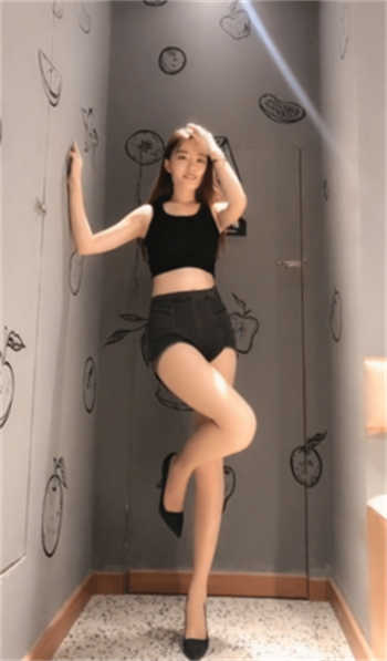 在桌子角上蹭有多舒服