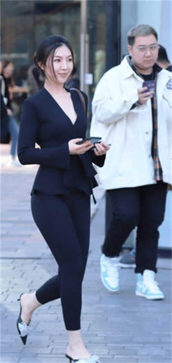 游泳池173女主叫什么