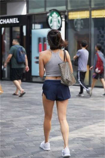 麻豆剧情舅舅侄女年夜饭