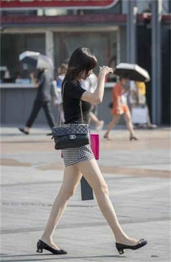 男主叫女主吱吱的小说