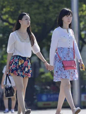 女性髙潮100张图片