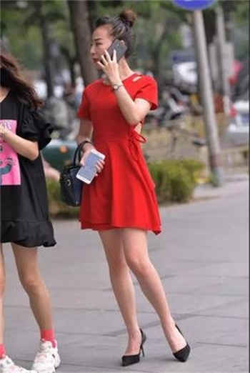 《楼下的房客》高清