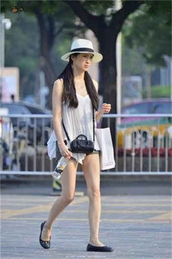 果冻传媒卢珊珊作品