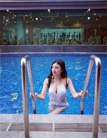 穿越成爱情公寓医生