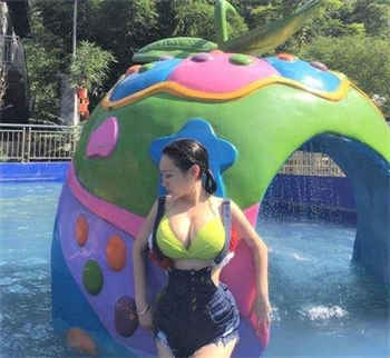 穿套裙的政治老与学生