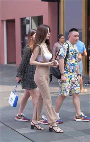 暴怒的快递员