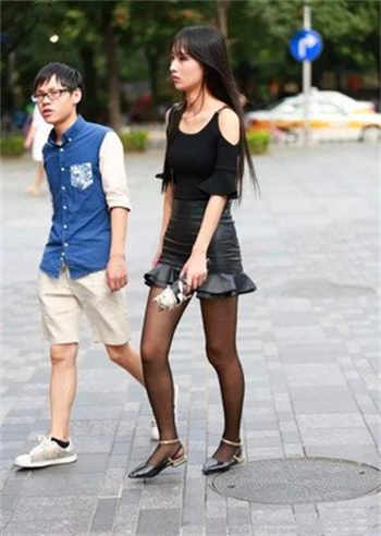 利世翻白眼视频