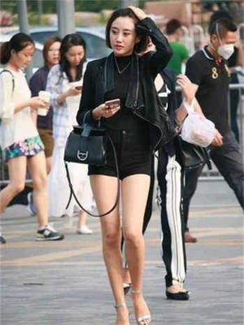 校长与女家长
