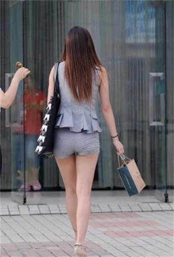 男假装残疾 叫女主小乖