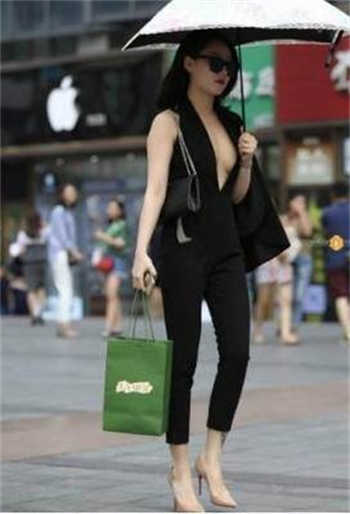 天上人间微信群二维码